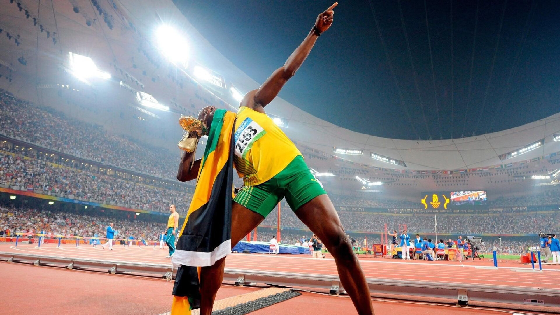 戈贝尔欧冠之夜，当篮球铁闸在绿茵场拉满评分