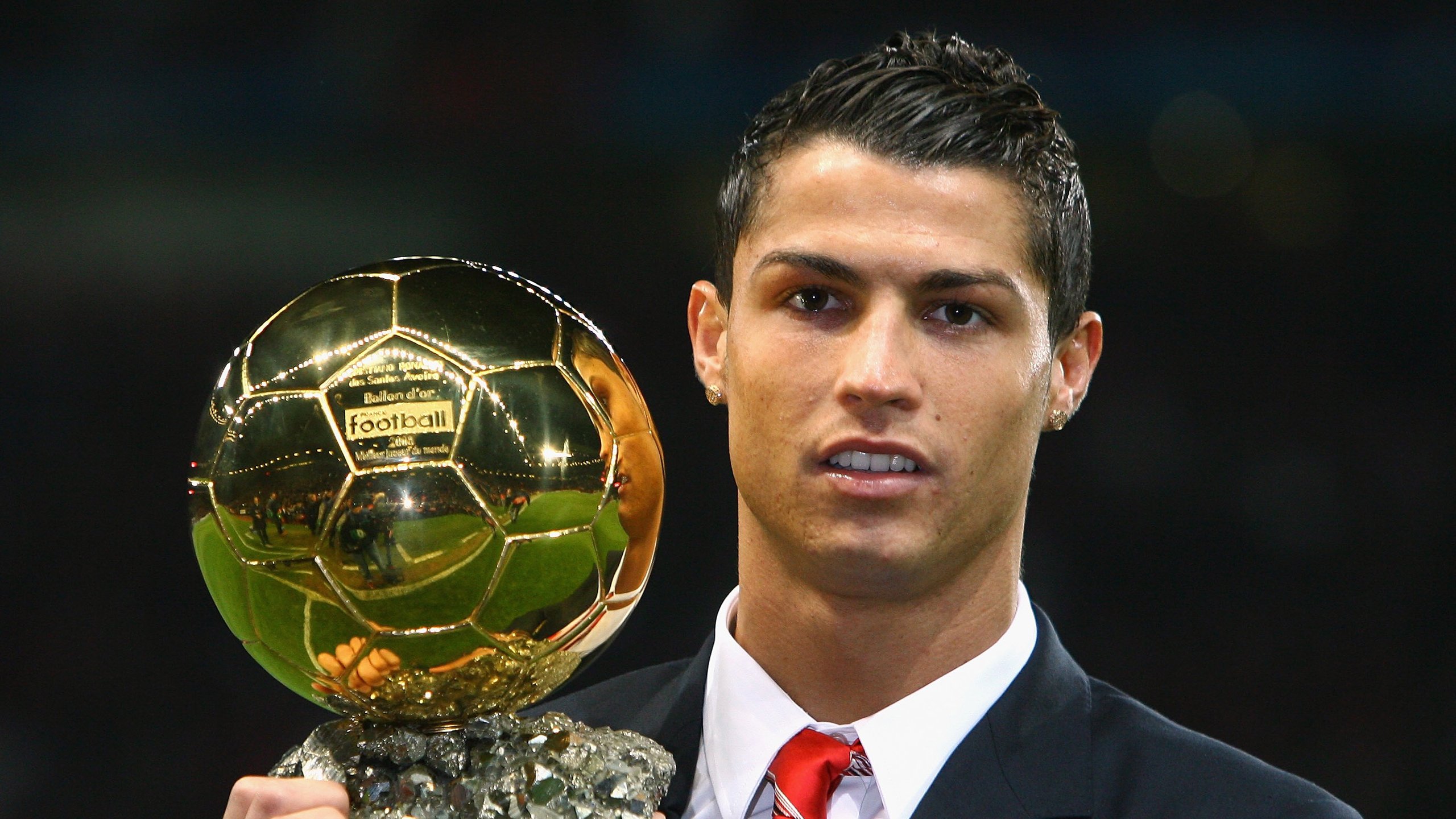 当足球遇上乒乓，葡萄牙队力克中国队，马龙状态火热背后的竞技启示